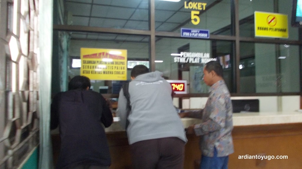 Bayar Pajak di Samsat Kulon Progo