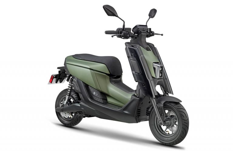 Yamaha EMF 2022 Electric Scooter