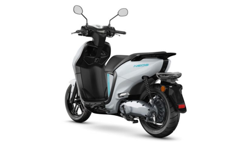 Yamaha NEOS Electric Scooter