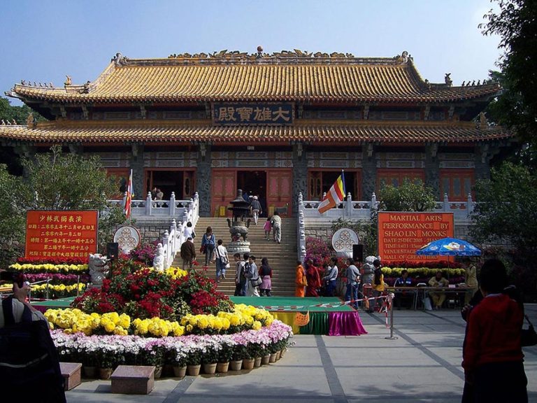 Biara Buddha Po Lin